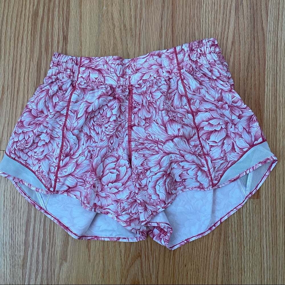 Lululemon Hotty Hot Short Long 4”